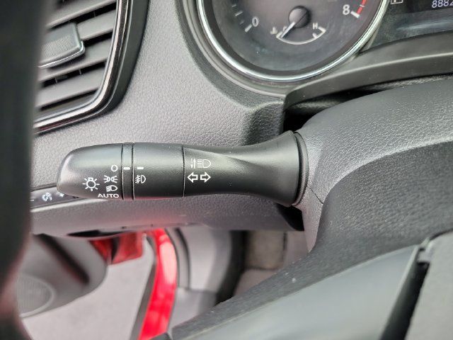 Used 2018 Nissan Rogue SV AWD/4WD image 15