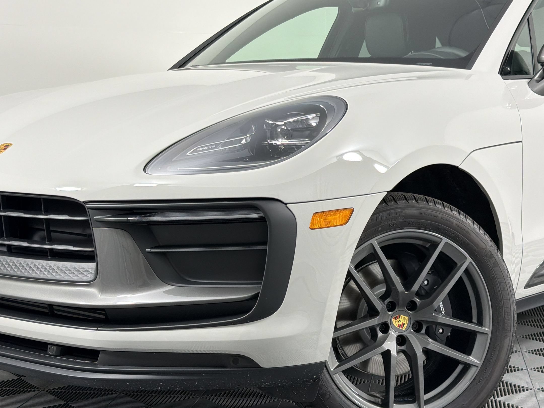 Certified 2026 Porsche Macan Turbo AWD/4WD image 6