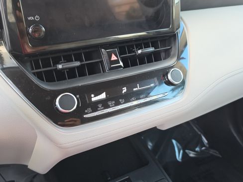 Used 2026 Toyota Corolla Cross L image 23