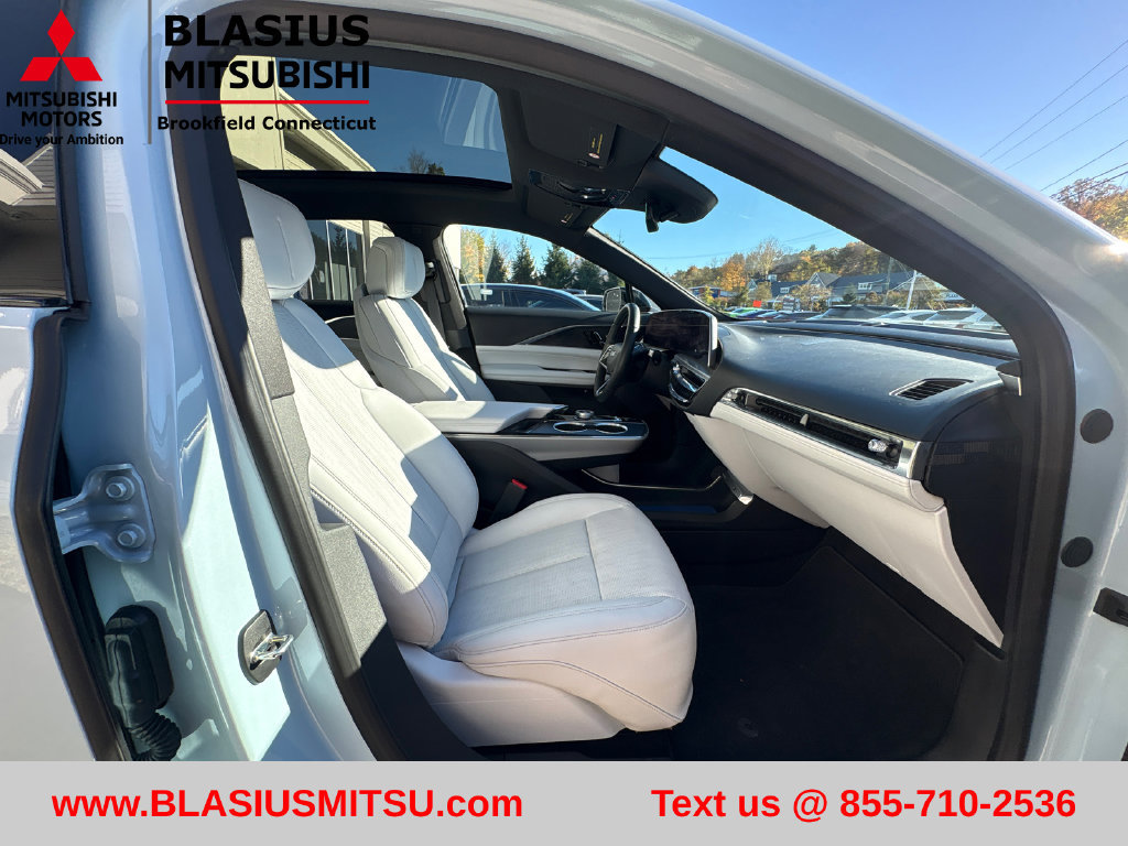Used 2024 Cadillac Lyriq Luxury AWD/4WD image 52