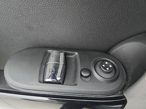 Used 2022 MINI Cooper SE w/ Driver Assistance Package image 27