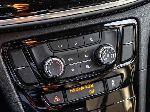 Used 2022 Buick Encore Preferred w/ Safety Package image 16