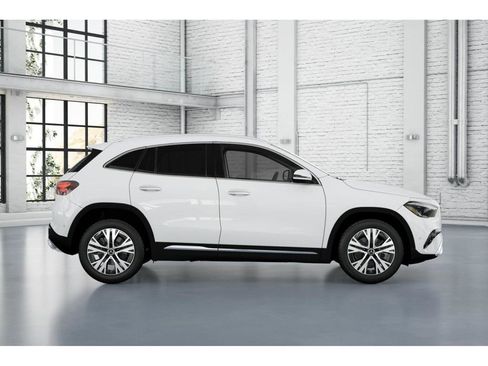 New 2026 Mercedes-Benz GLA 250 4MATIC image 16