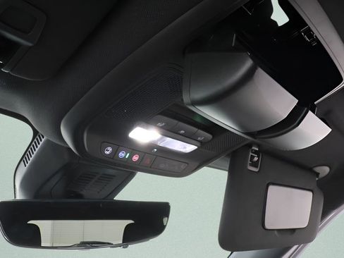 New 2026 Chevrolet Equinox LT w/ Convenience Package II FWD image 17