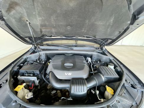 Used 2015 Jeep Grand Cherokee Altitude AWD/4WD image 25