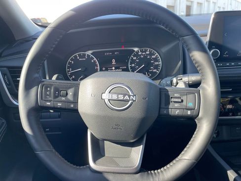 Used 2025 Nissan Rogue SV image 14