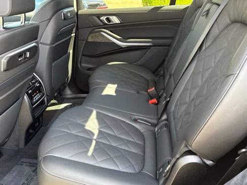 Used 2026 BMW X7 xDrive40i AWD/4WD image 32
