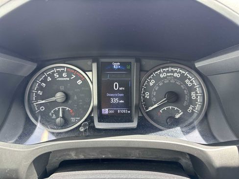 Used 2021 Toyota Tacoma TRD Off-Road w/ Technology Package AWD/4WD image 16