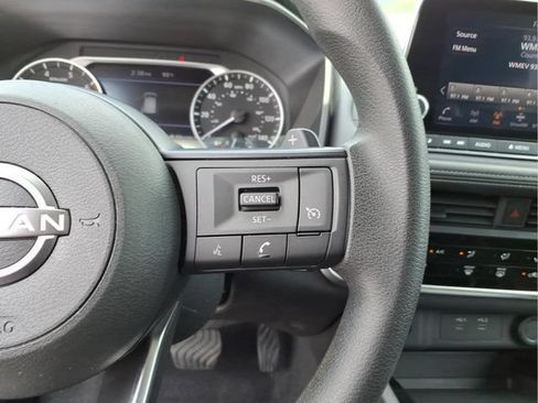 Used 2024 Nissan Rogue S AWD/4WD image 24