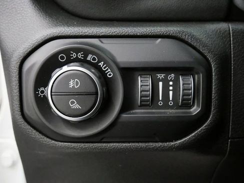 Used 2020 Jeep Gladiator Overland AWD/4WD image 25