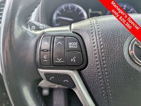 Used 2019 Toyota Highlander XLE image 17