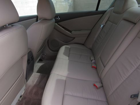 Used 2007 Nissan Altima 3.5 SL w/ Emergency Aid Pkg image 13