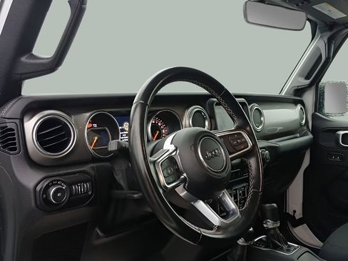 Used 2020 Jeep Wrangler Unlimited Sahara w/ Uconnect 4C Nav & Sound Group AWD/4WD image 21