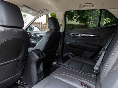 Used 2023 Buick Envision Essence image 22