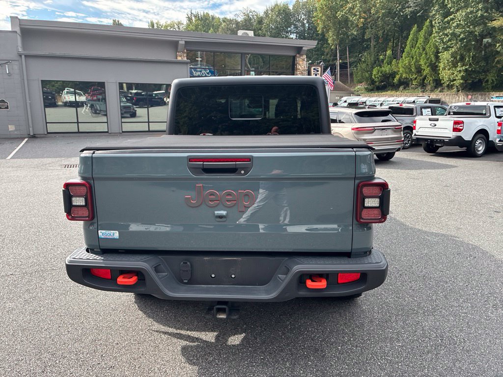 Used 2024 Jeep Gladiator Mojave w/ Technology Group AWD/4WD image 16