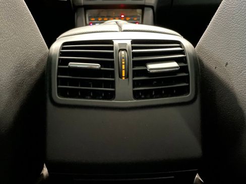 Used 2010 Mercedes-Benz E 550 4MATIC Sedan w/ Premium 2 Pkg image 23