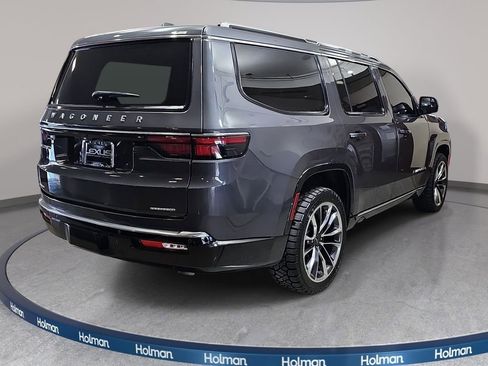 Used 2022 Jeep Wagoneer Series III w/ Premium Group I AWD/4WD image 6
