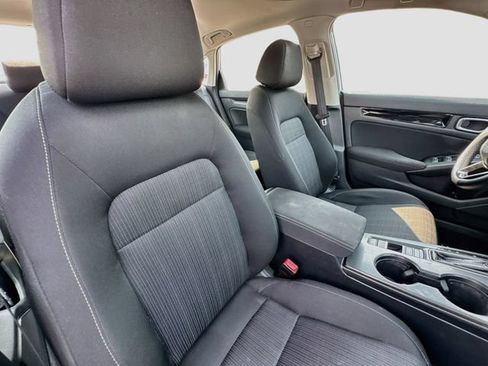 Certified 2023 Honda Civic EX image 32