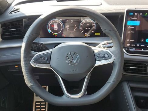 New 2026 Volkswagen Tiguan SE R-Line image 26