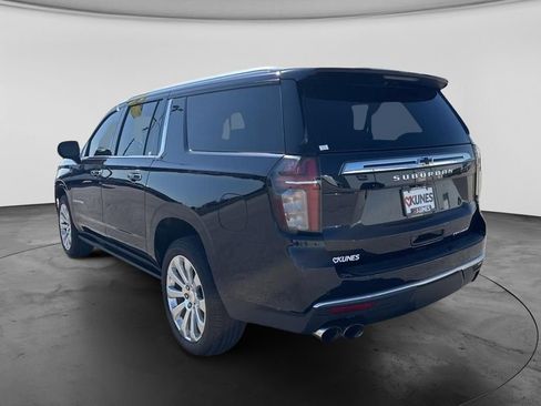Used 2023 Chevrolet Suburban Premier AWD/4WD image 9