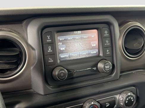Used 2018 Jeep Wrangler Sport AWD/4WD image 16