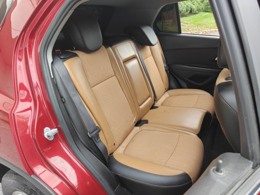 Used 2020 Chevrolet Trax LT w/ LT Convenience Package AWD/4WD image 15