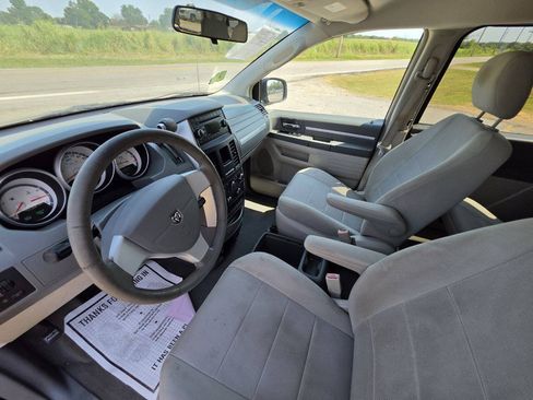 Used 2008 Dodge Grand Caravan SXT FWD image 3
