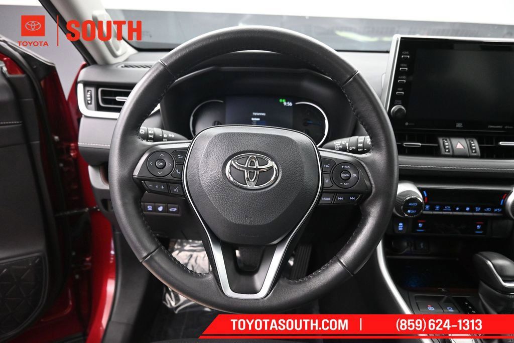 Used 2022 Toyota RAV4 Limited AWD/4WD image 21