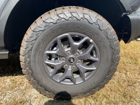 New 2025 Ford Bronco Badlands image 28