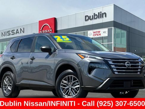 Used 2025 Nissan Rogue S FWD image 2