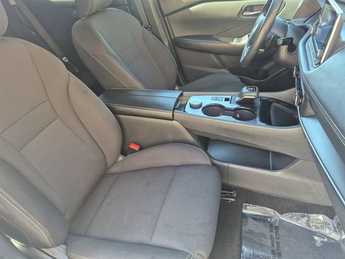 Used 2024 Nissan Rogue S AWD/4WD image 16