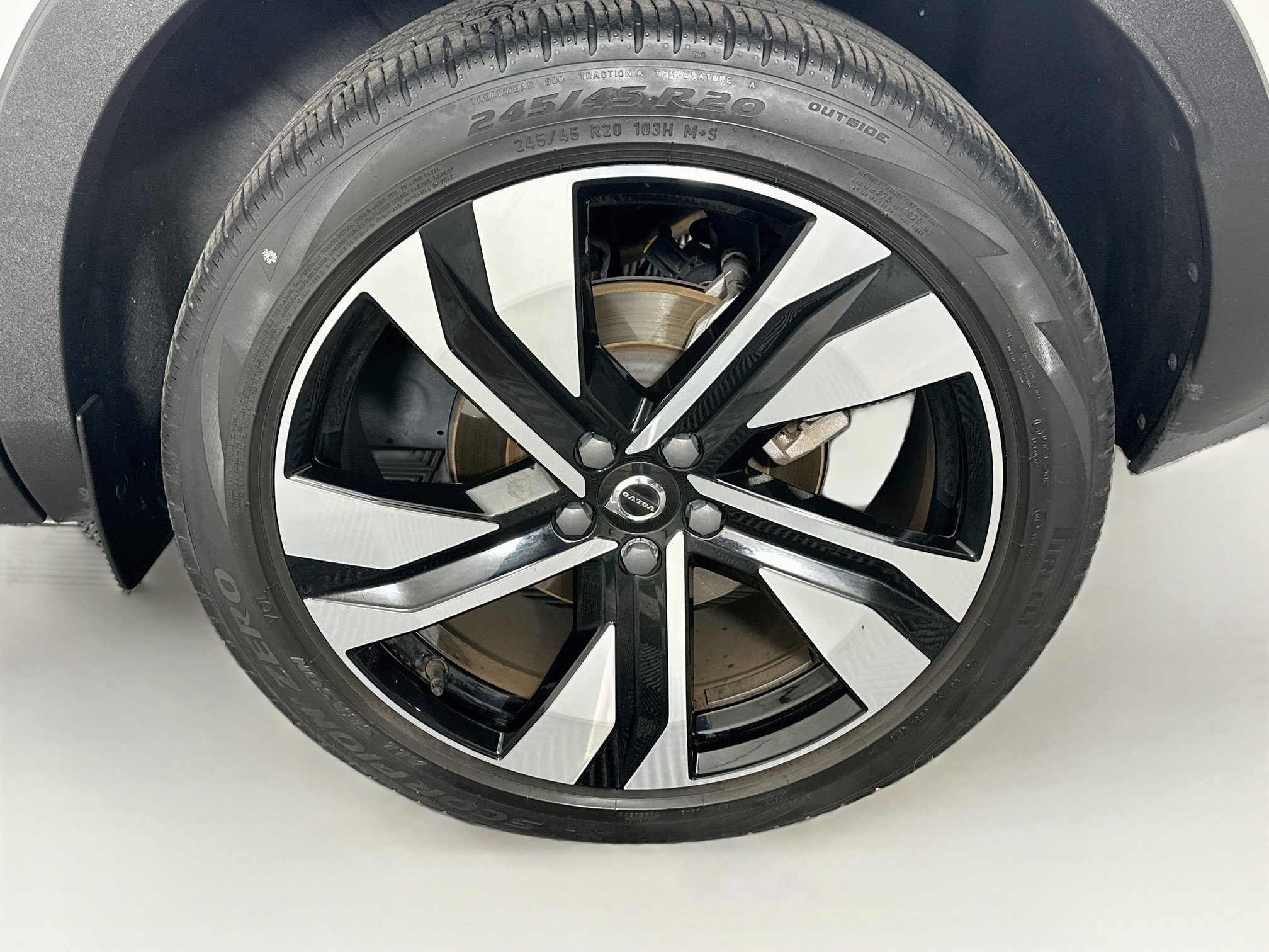Used 2023 Volvo XC40 B5 Ultimate w/ Protection Package Premier AWD/4WD image 11