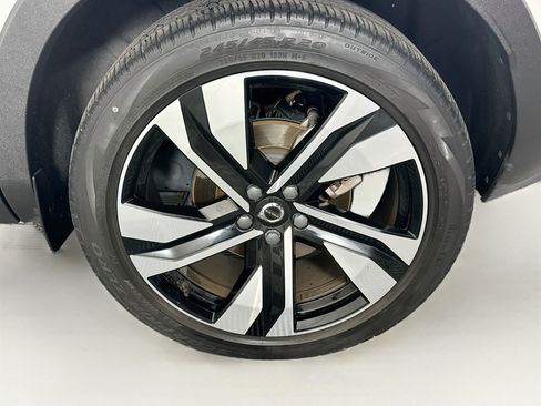 Used 2023 Volvo XC40 B5 Ultimate w/ Protection Package Premier AWD/4WD image 11