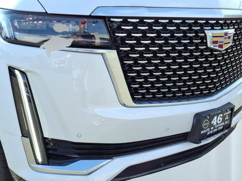Used 2023 Cadillac Escalade Premium Luxury AWD/4WD image 5