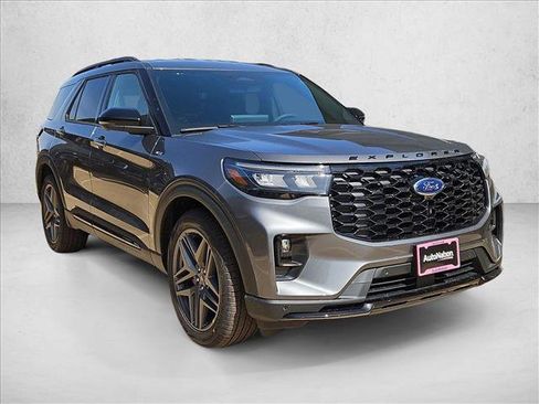 New 2026 Ford Explorer ST-Line w/ ST-Line Street Pack image 7