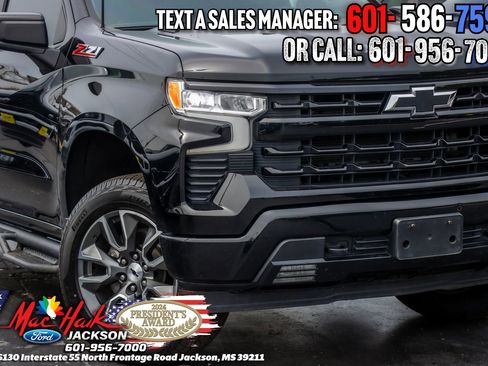 Used 2023 Chevrolet Silverado 1500 RST AWD/4WD image 2
