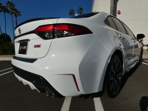 Used 2020 Toyota Corolla XSE image 8