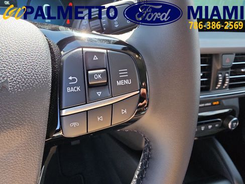 Used 2024 Ford Escape Platinum AWD/4WD image 21