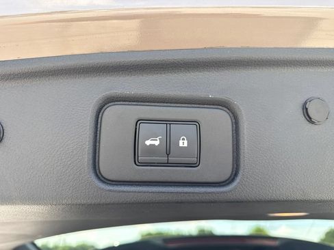 Used 2025 Nissan Pathfinder Rock Creek AWD/4WD image 23