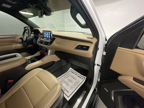 Used 2021 Chevrolet Tahoe Premier w/ Premium Package image 29