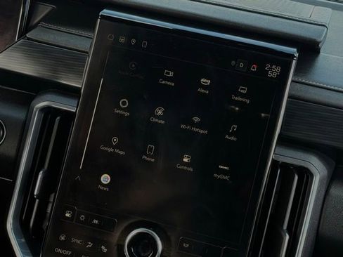 Used 2025 GMC Acadia Elevation image 31