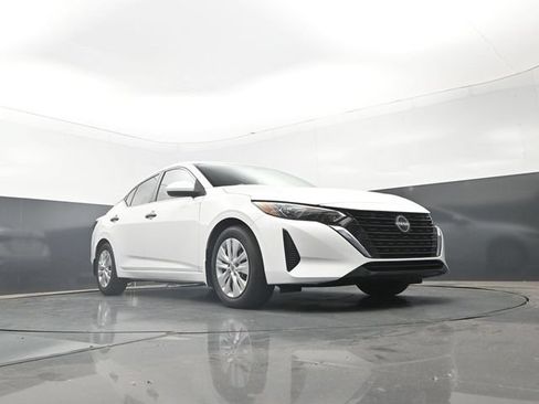 Used 2025 Nissan Sentra S FWD image 27