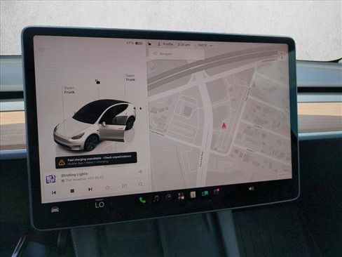 Used 2024 Tesla Model Y Long Range AWD/4WD image 13