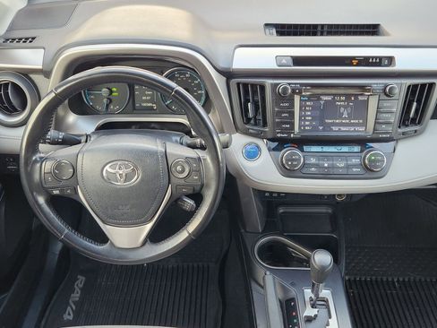 Used 2018 Toyota RAV4 XLE image 31