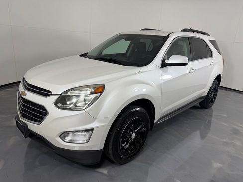 Used 2017 Chevrolet Equinox LT w/ Convenience Package FWD image 9