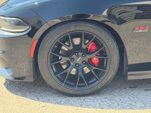 Used 2017 Dodge Charger R/T Scat Pack w/ Beats Audio Group RWD image 9