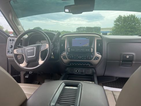 Used 2016 GMC Sierra 2500 Denali w/ Duramax Plus Package AWD/4WD image 36