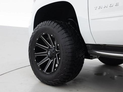 Used 2018 Chevrolet Tahoe Premier AWD/4WD image 17