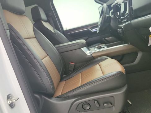 Certified 2025 Chevrolet Silverado 3500 High Country w/ High Country Premium Package AWD/4WD image 31