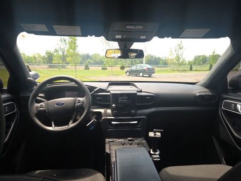 Used 2021 Ford Explorer 4WD Police Interceptor image 18